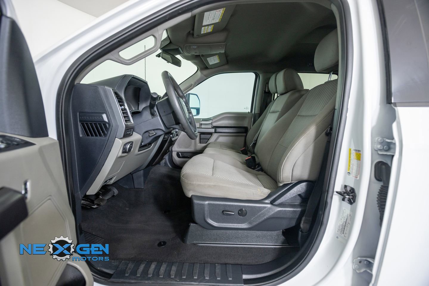 Used 2022 Ford F250 XLT w/ XLT Premium Package AWD/4WD image 11