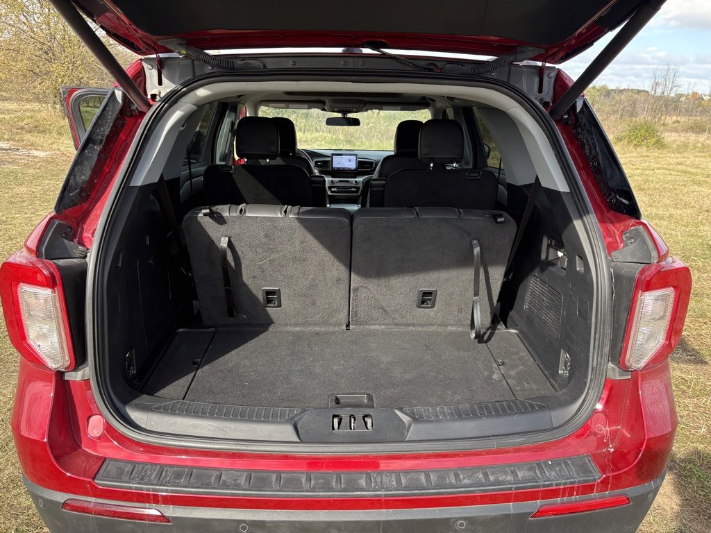 Used 2023 Ford Explorer XLT w/ Equipment Group 202A image 14