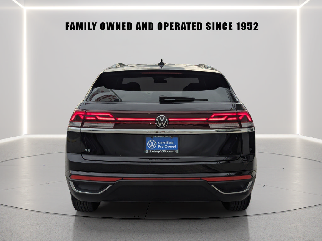 Certified 2025 Volkswagen Atlas Cross Sport SE FWD image 6