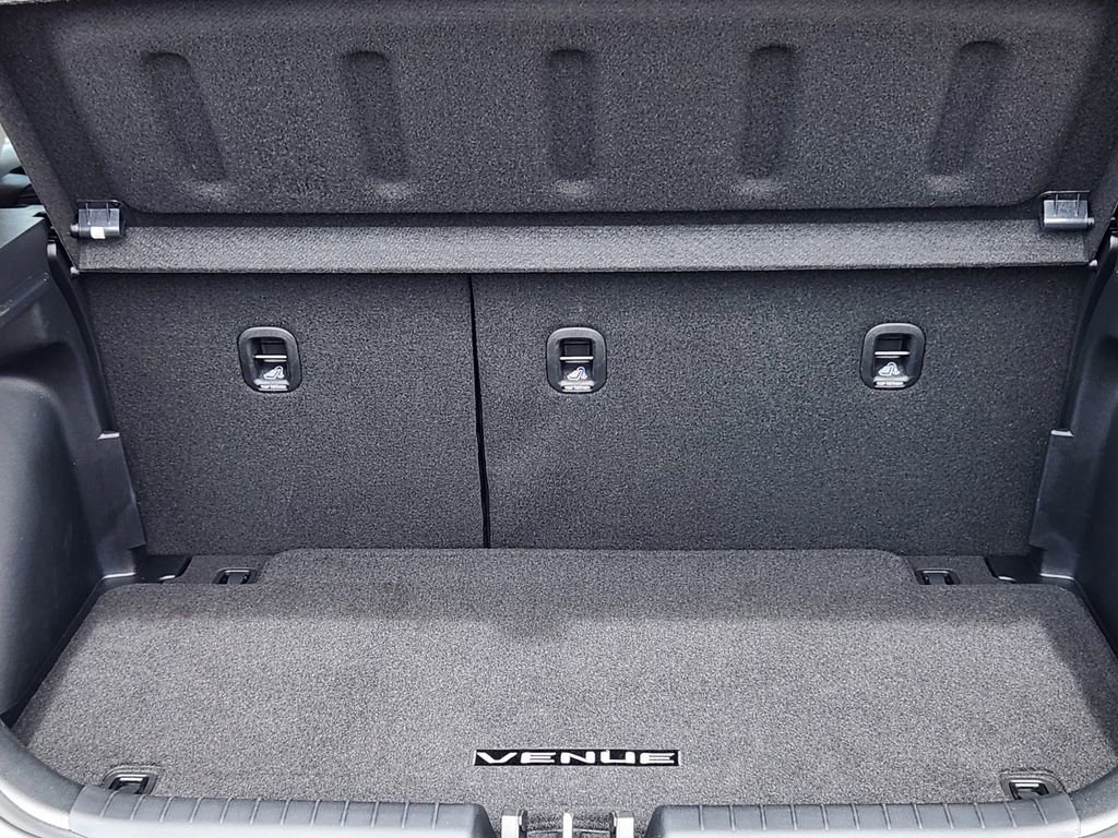 Used 2023 Hyundai Venue SEL FWD image 10