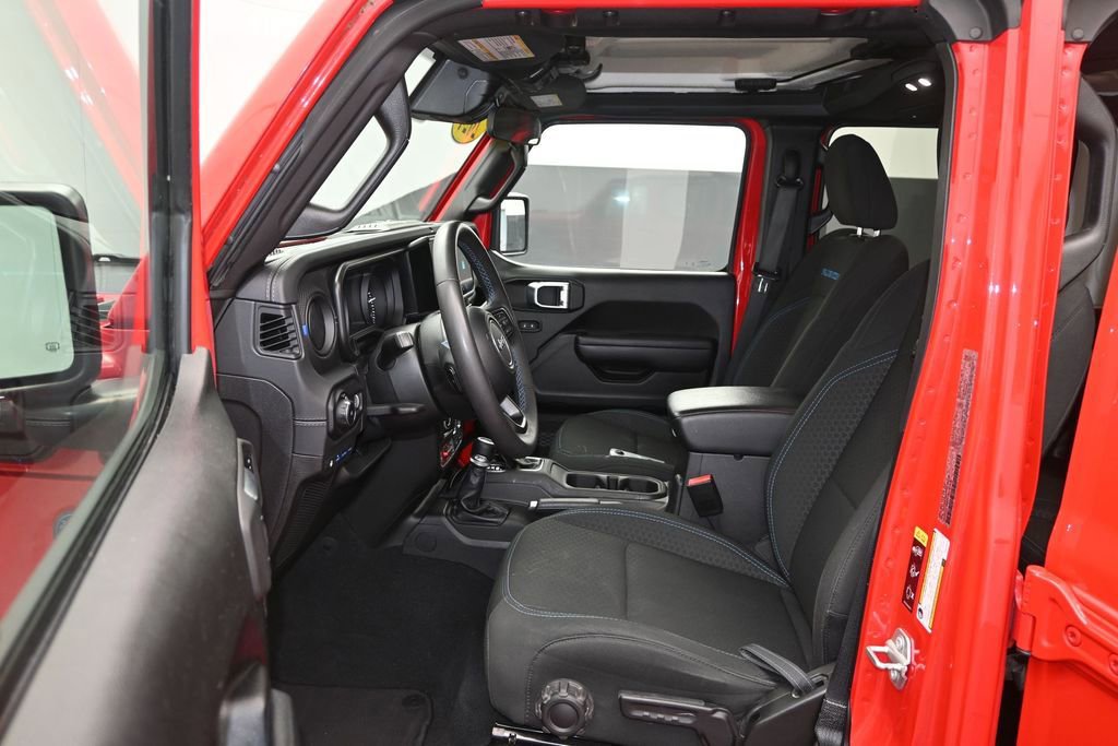 Used 2024 Jeep Wrangler Unlimited Rubicon 4xe AWD/4WD image 13