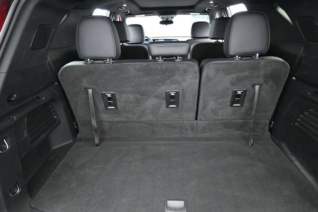 Certified 2025 Chevrolet Traverse LT w/ Sun and Wheel Package FWD image 28