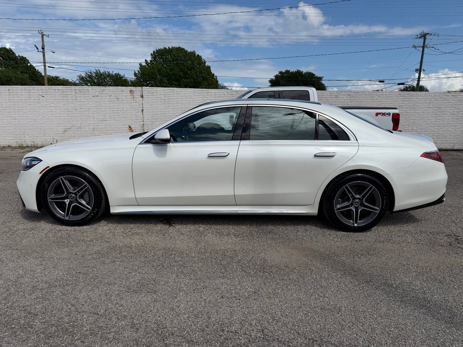 Used 2021 Mercedes-Benz S 580 4MATIC Sedan image 3