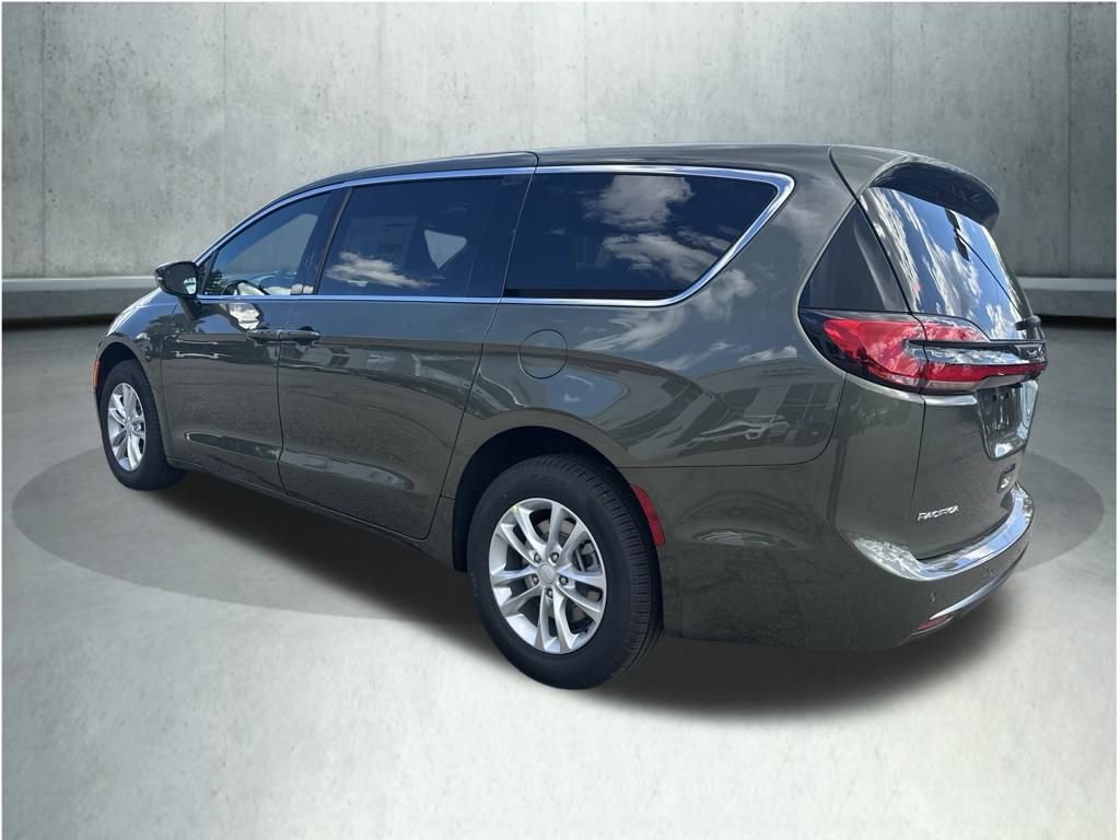New 2027 Chrysler Pacifica Select AWD/4WD image 3
