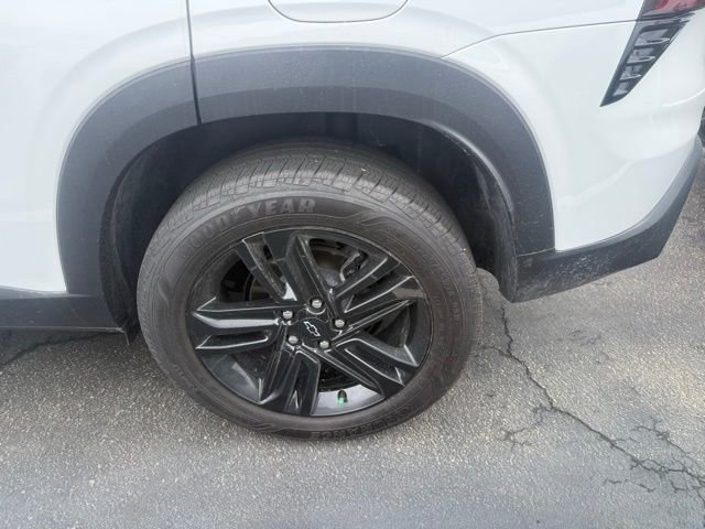 Used 2025 Chevrolet Trax ACTIV w/ Sunroof Package image 13