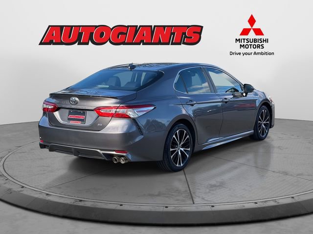 Used 2020 Toyota Camry SE image 2