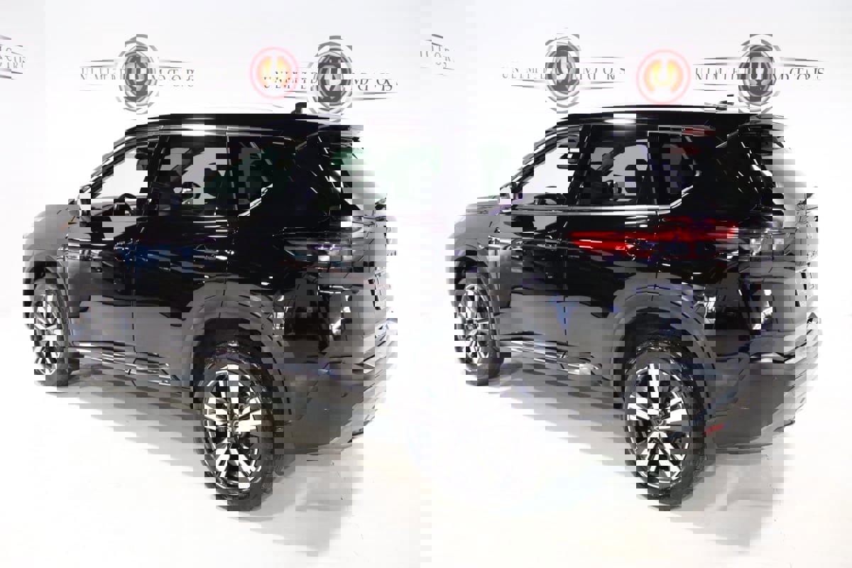 Used 2023 Nissan Rogue SL image 3