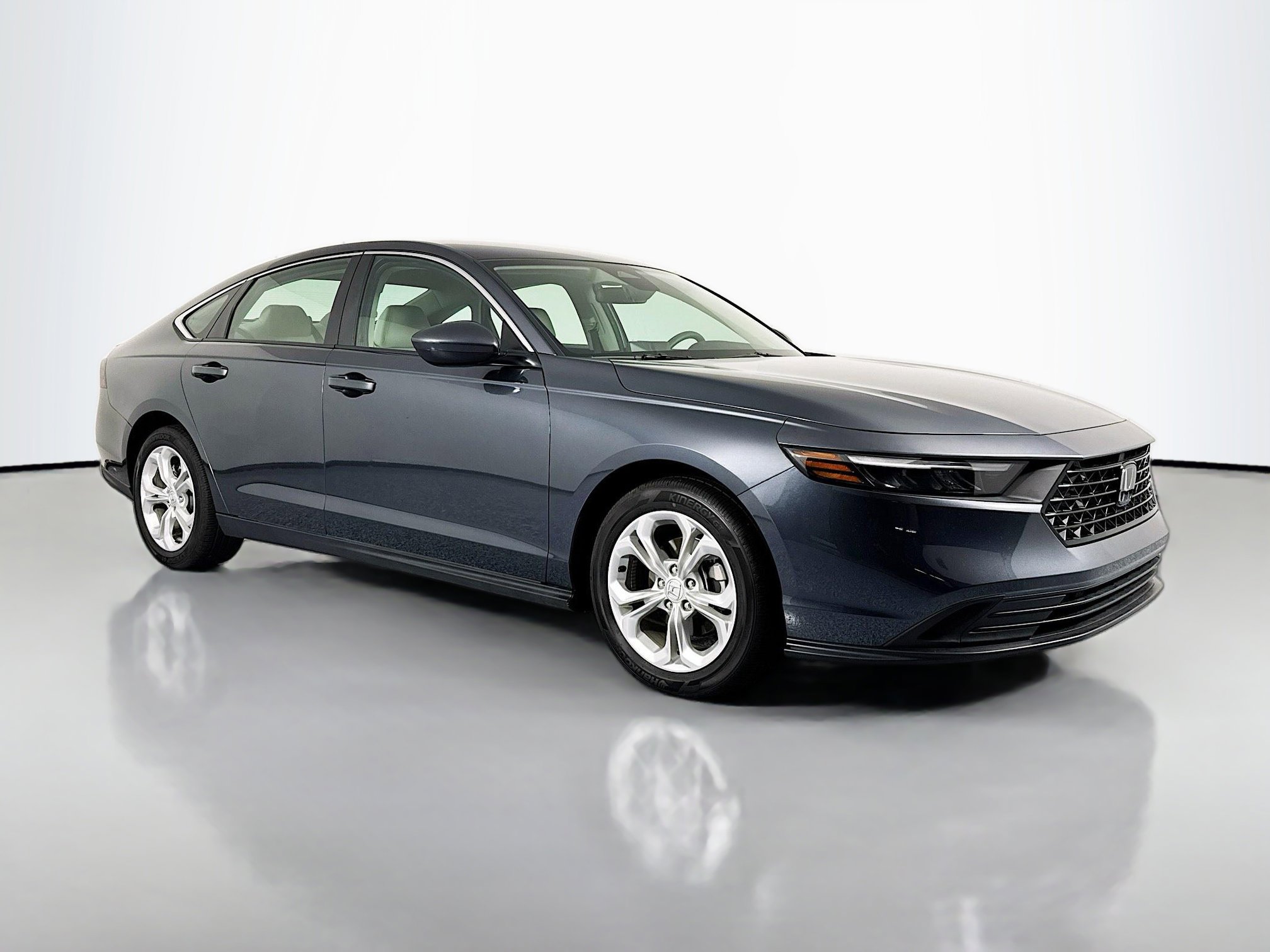 Certified 2023 Honda Accord LX image 3