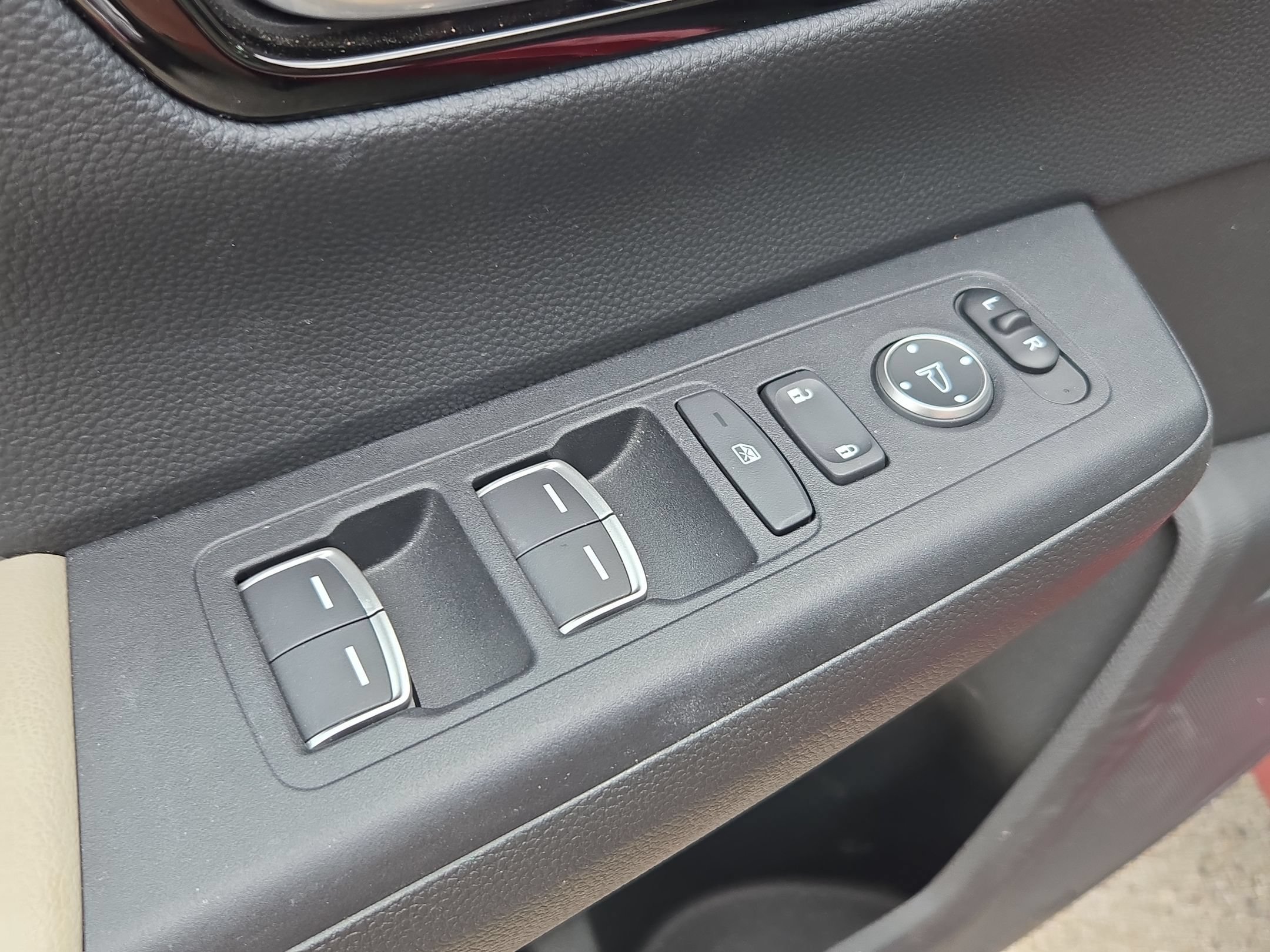 Used 2025 Honda CR-V EX-L image 11