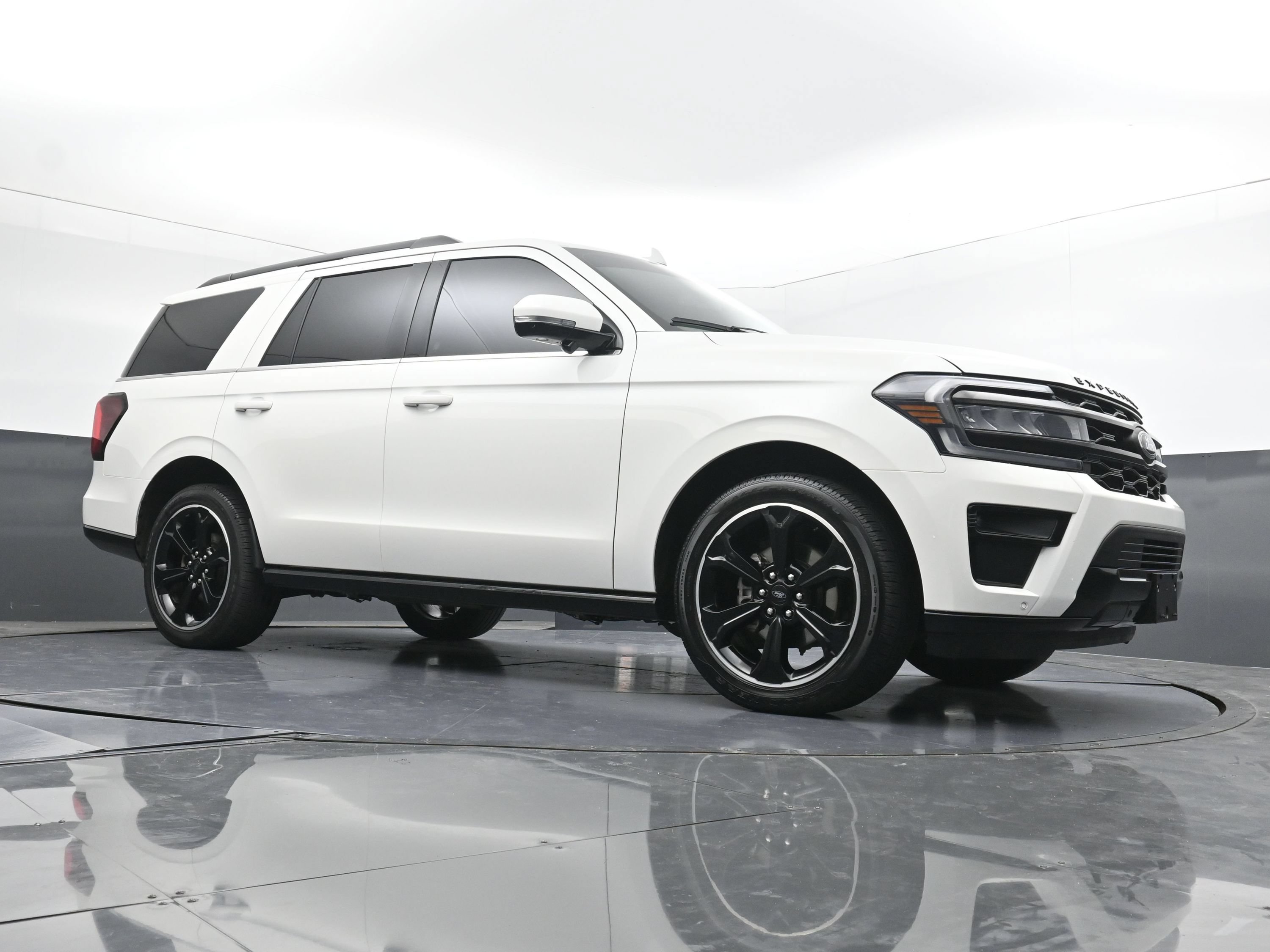 Used 2023 Ford Expedition Limited RWD image 26