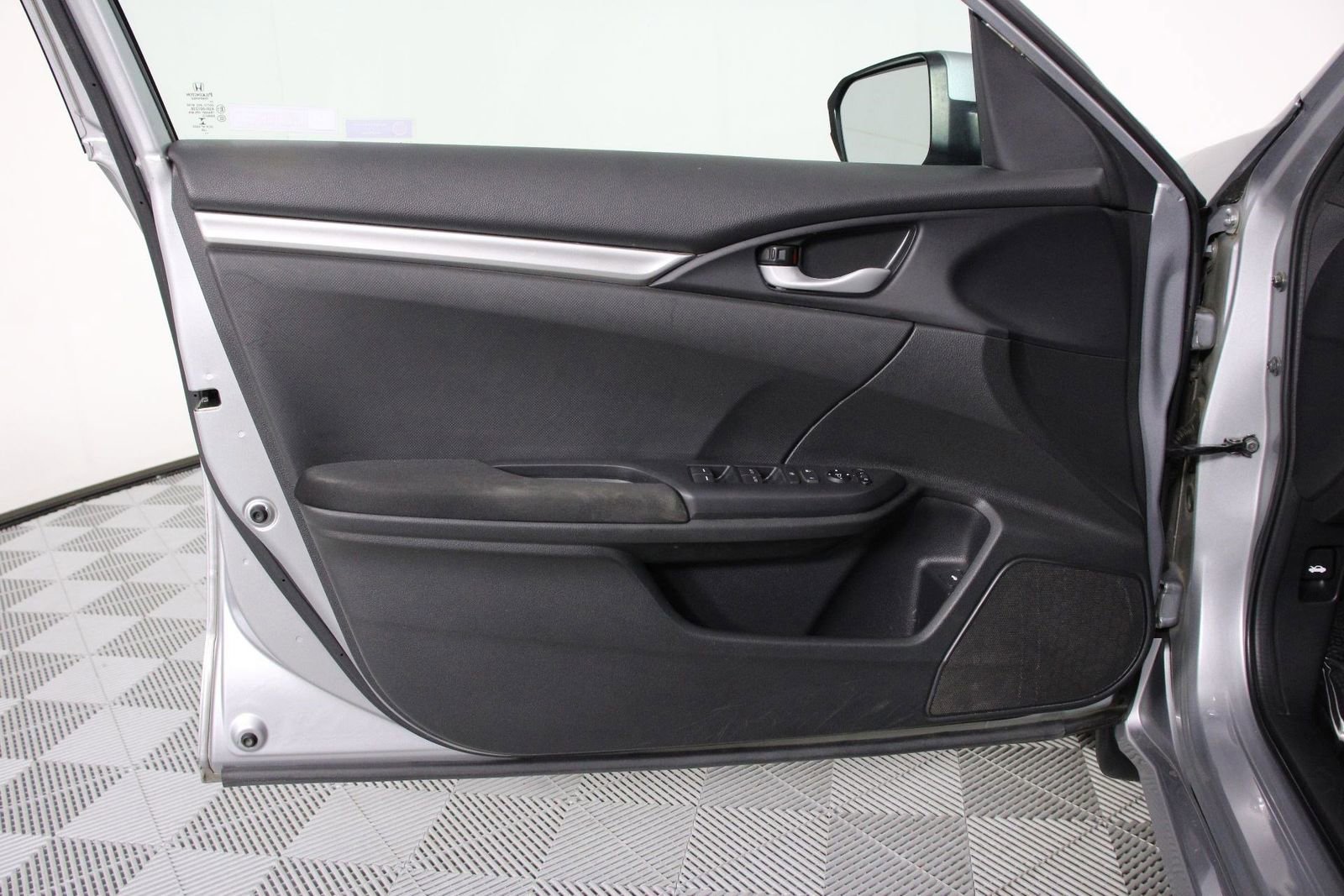 Used 2020 Honda Civic LX image 17