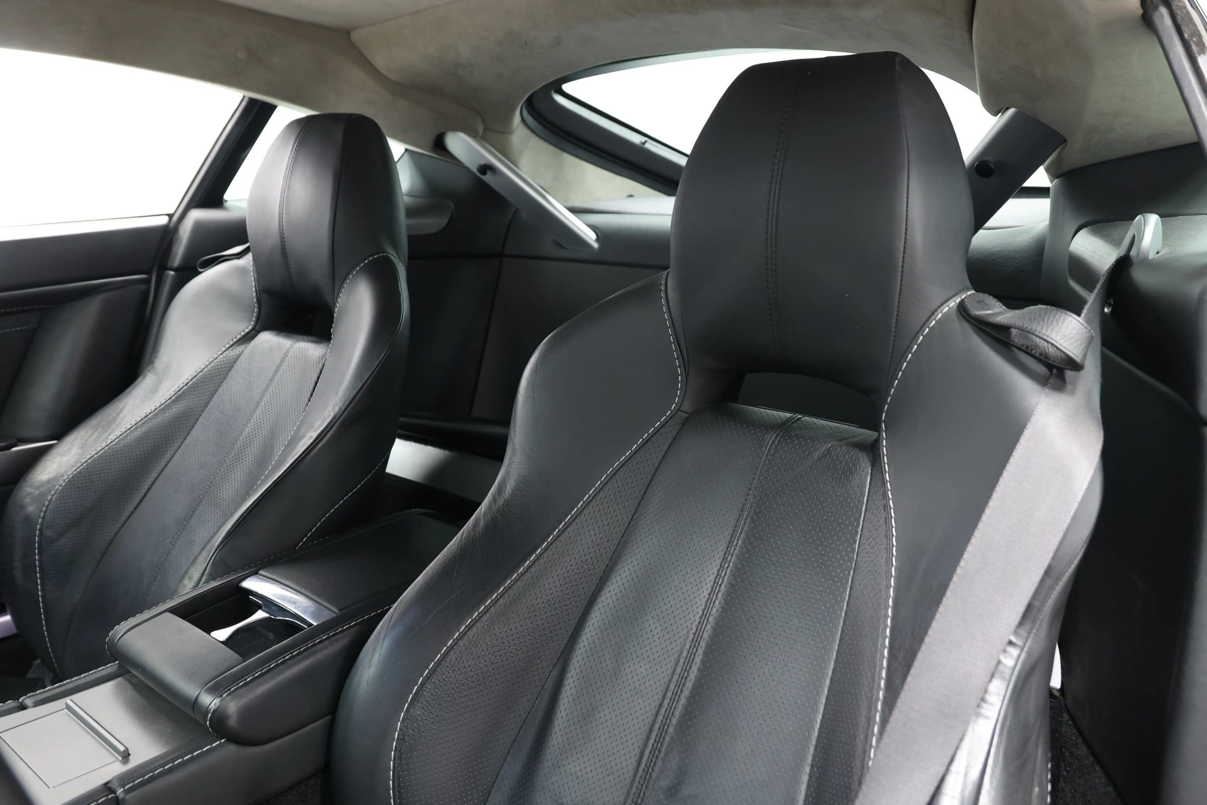 Used 2011 Aston Martin V8 Vantage Coupe image 15