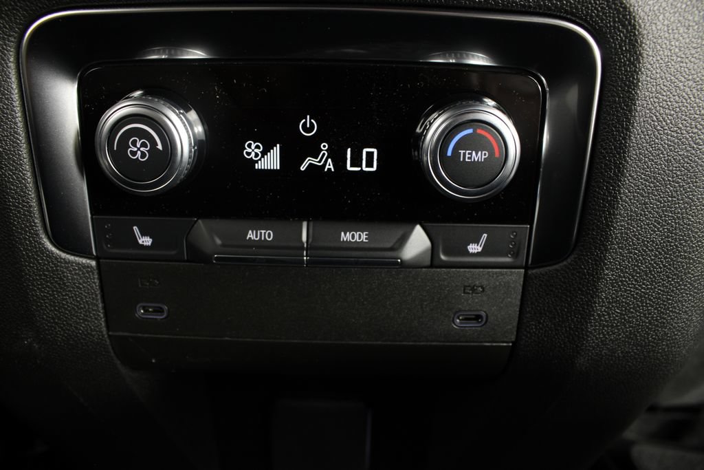 New 2026 GMC Yukon XL AT4 AWD/4WD image 21