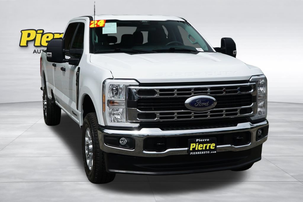 Used 2024 Ford F350 XLT w/ FX4 Off-Road Package AWD/4WD image 2