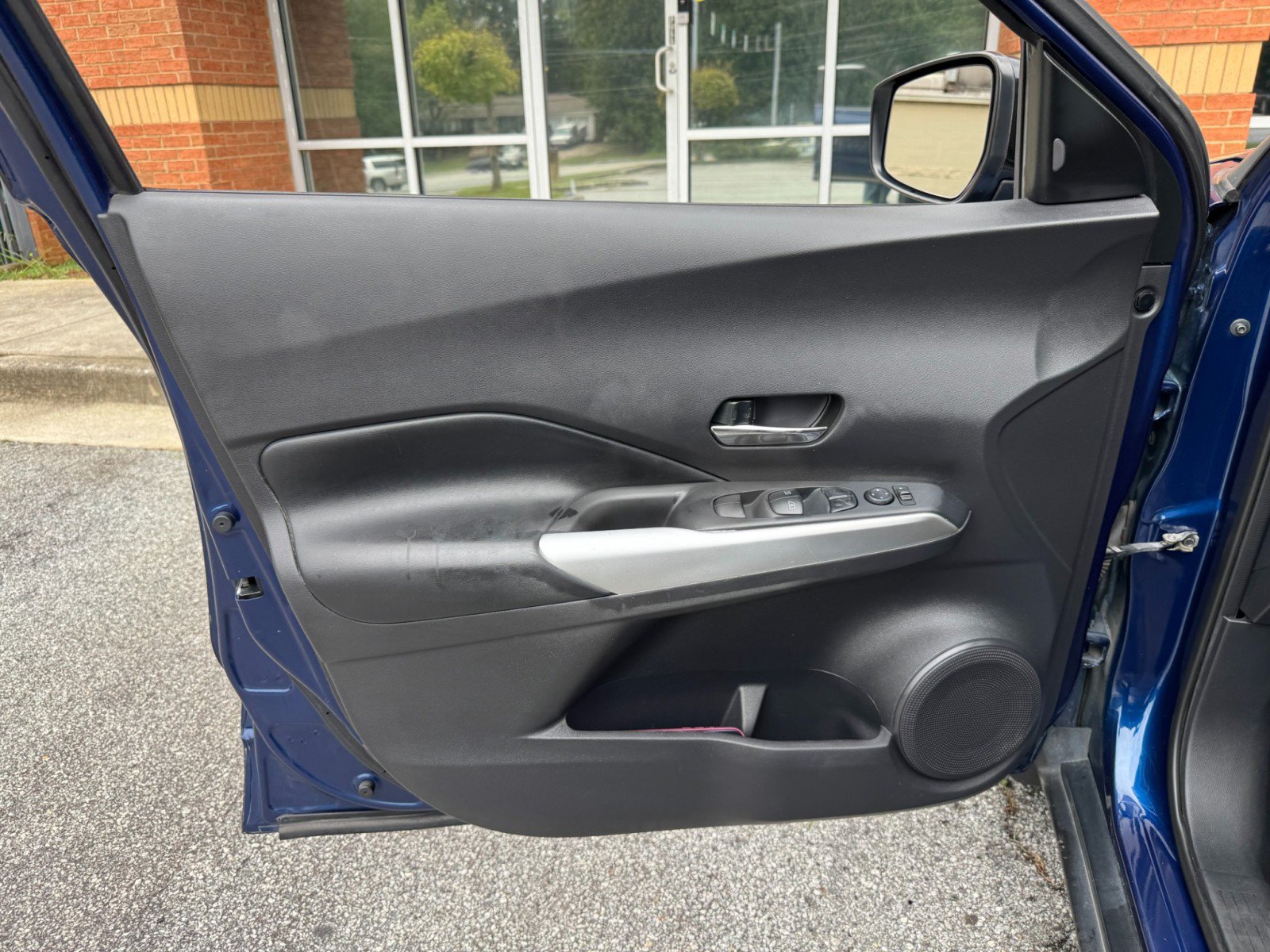 Used 2019 Nissan Kicks SR w/ SR Premium Package FWD image 34
