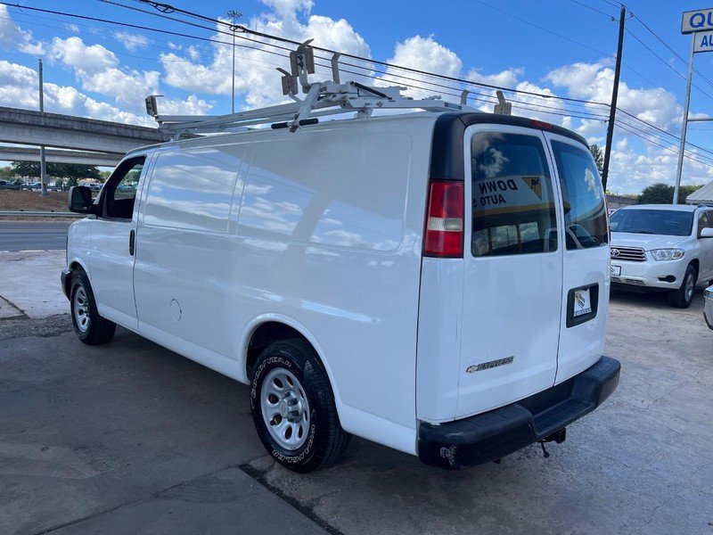 Used 2010 Chevrolet Express 1500 image 6