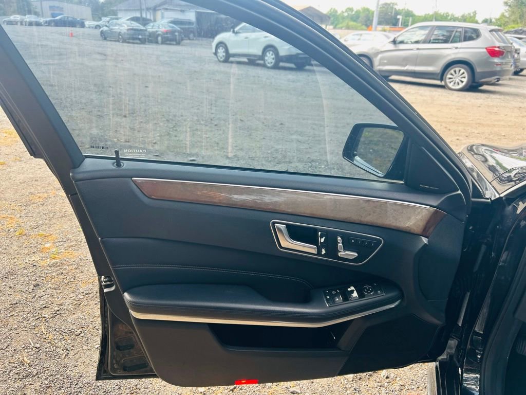 Used 2014 Mercedes-Benz E 350 Sedan image 23
