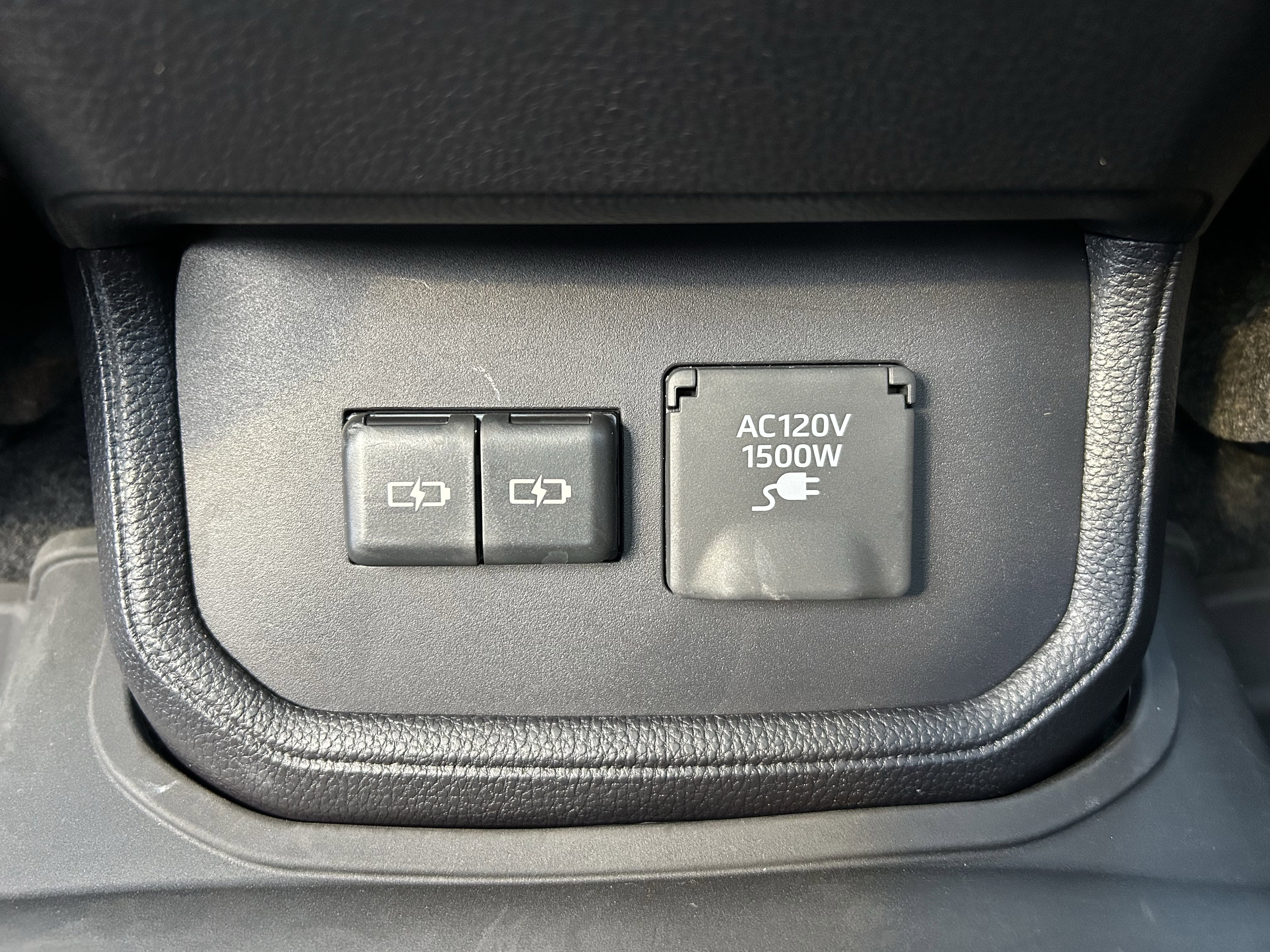 Used 2024 Toyota Highlander Platinum image 22