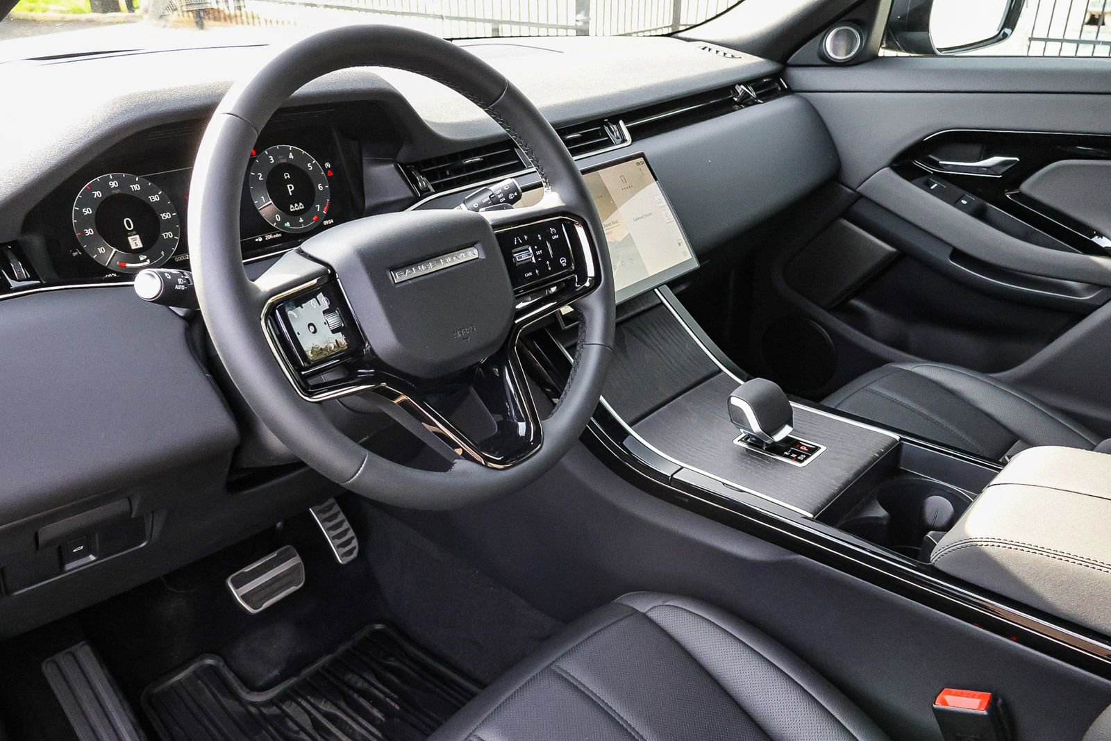 New 2026 Land Rover Range Rover Evoque Dynamic SE image 30