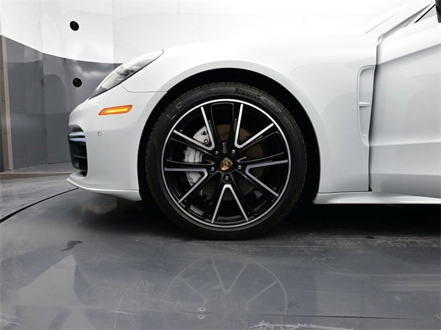 Used 2018 Porsche Panamera 4S image 6