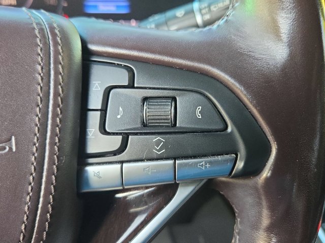 Certified 2022 Cadillac Escalade ESV Premium Luxury Platinum AWD/4WD image 13