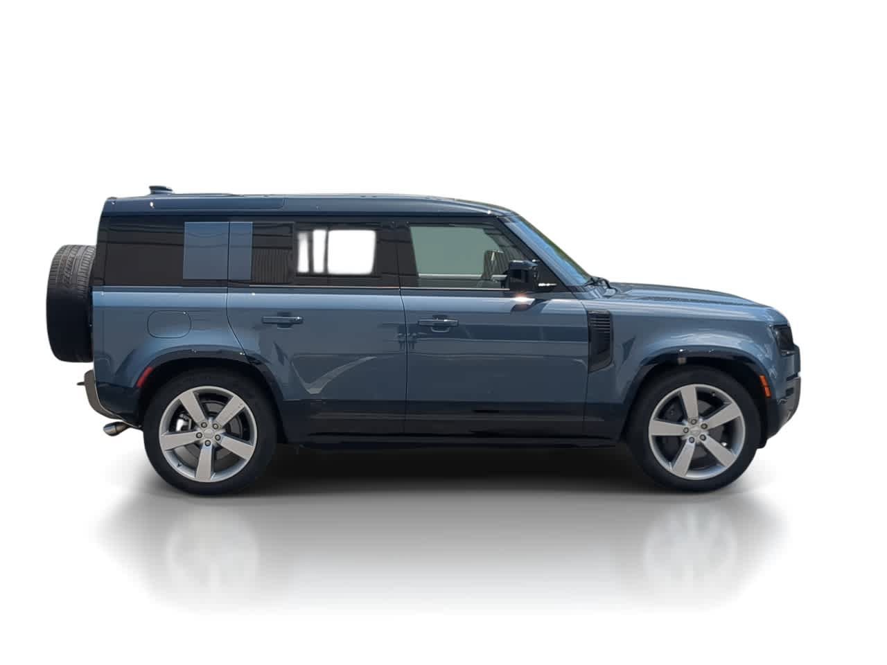 Certified 2025 Land Rover Defender 110 X-Dynamic SE AWD/4WD image 9