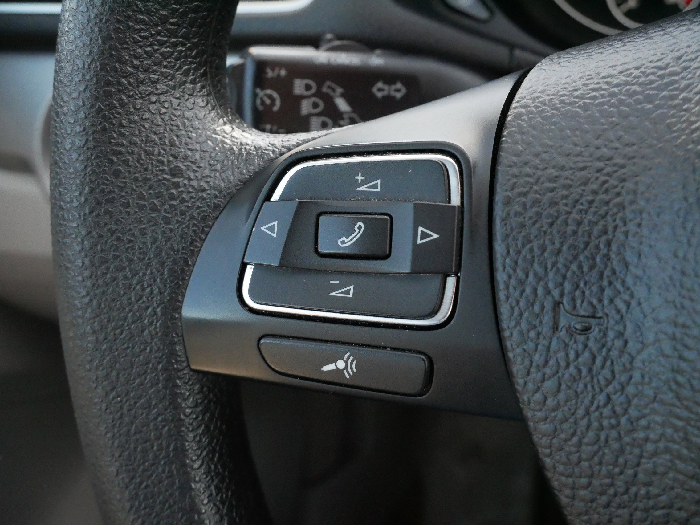 Used 2013 Volkswagen Passat Wolfsburg Edition image 25