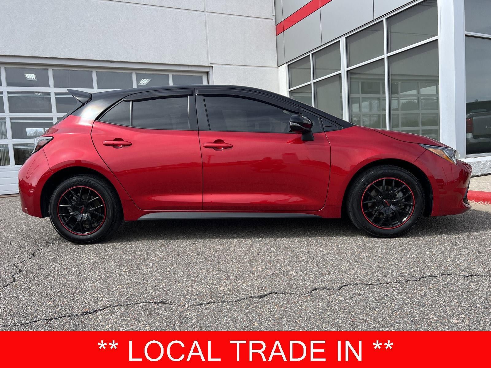 Used 2022 Toyota Corolla SE w/ SE Preferred Package FWD image 1