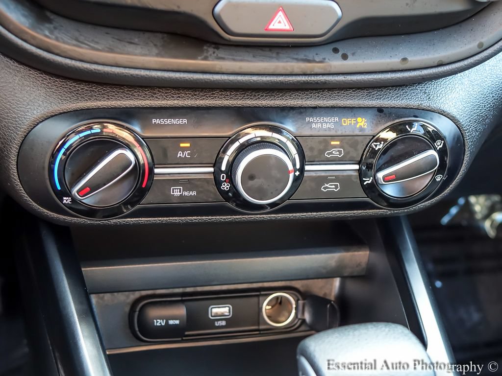 Used 2025 Kia Soul LX w/ LX Technology Package FWD image 15