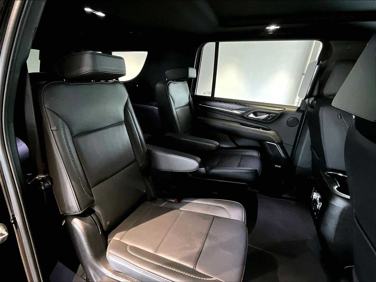 Used 2024 GMC Yukon XL Denali w/ Denali Reserve Package image 31