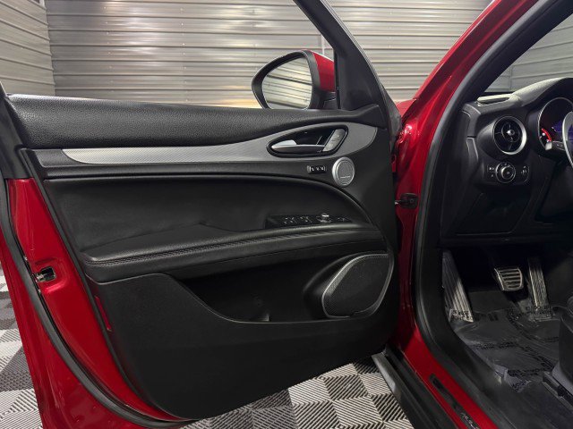 Used 2018 Alfa Romeo Stelvio Ti Sport image 32