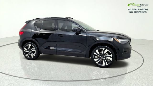 Used 2024 Volvo XC40 B5 Plus w/ Protection Package Premier AWD/4WD image 10