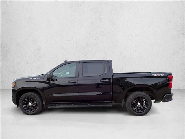 Used 2022 Chevrolet Silverado 1500 Custom image 2