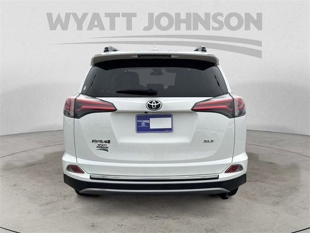 Used 2018 Toyota RAV4 XLE image 4