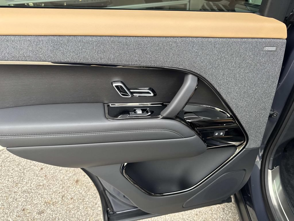 New 2026 Land Rover Range Rover Sport Dynamic SE AWD/4WD image 11