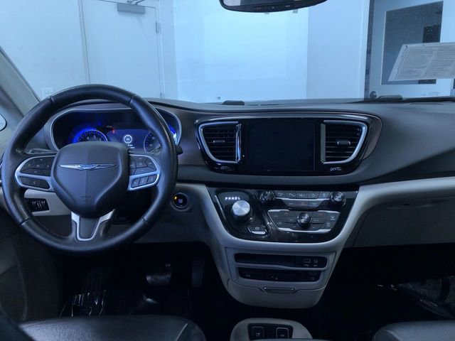 Used 2018 Chrysler Pacifica Touring-L Plus w/ Advanced Safetytec Group image 17