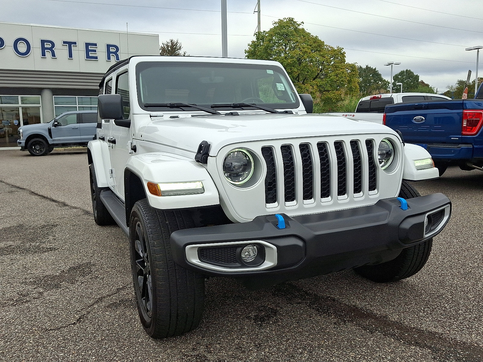 Used 2023 Jeep Wrangler Sahara w/ Cold Weather Group image 2