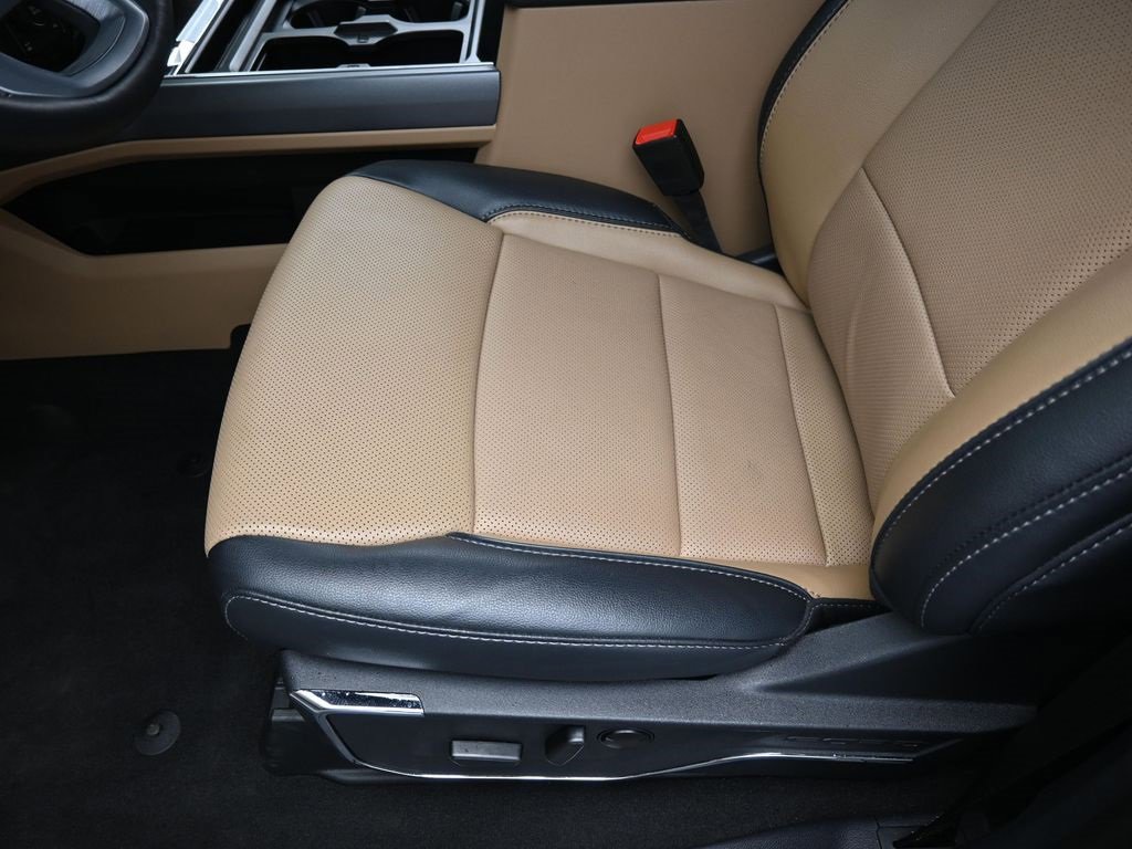 Used 2024 Ford F250 Lariat w/ Lariat Ultimate Package image 10