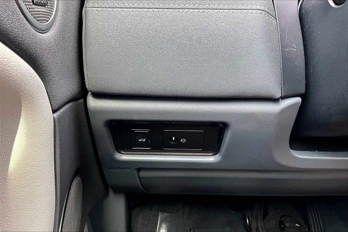Used 2018 Land Rover Range Rover Evoque SE Premium AWD/4WD image 29