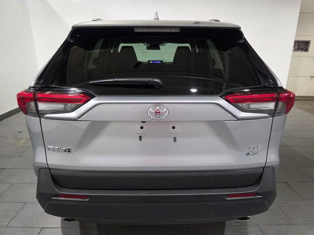 Used 2025 Toyota RAV4 XLE AWD/4WD image 4