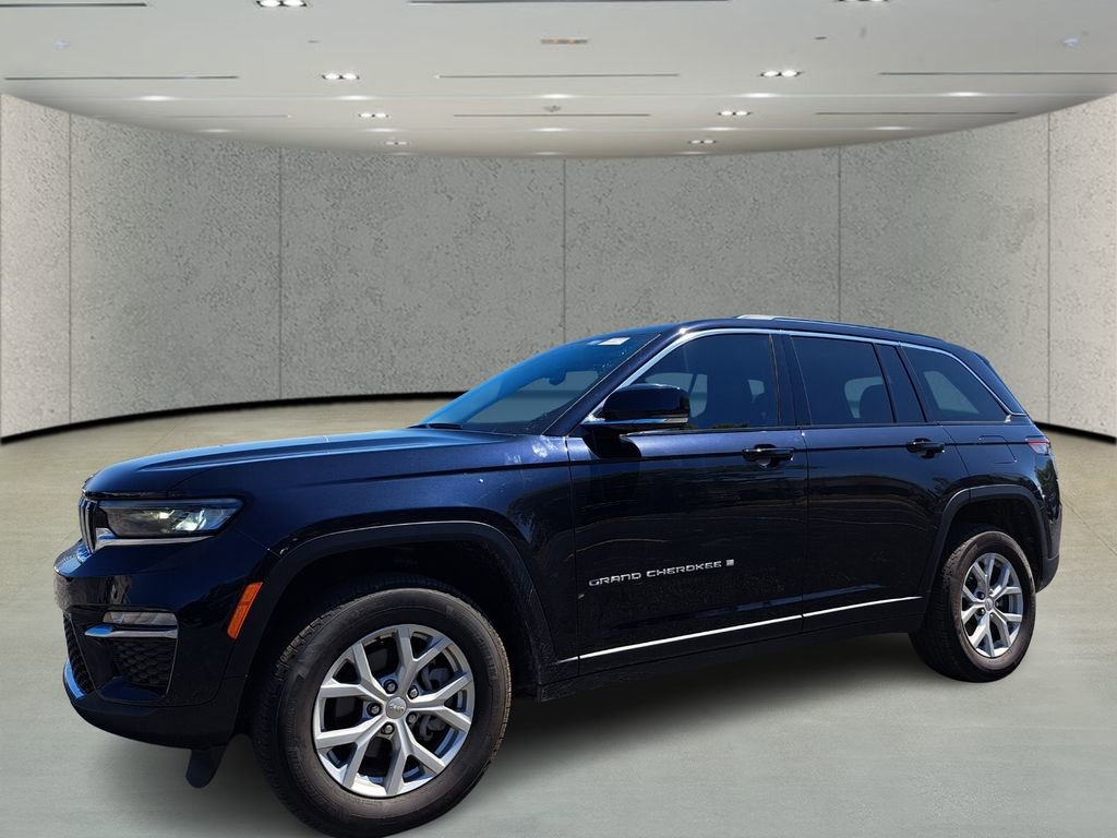 Used 2024 Jeep Grand Cherokee Limited image 1