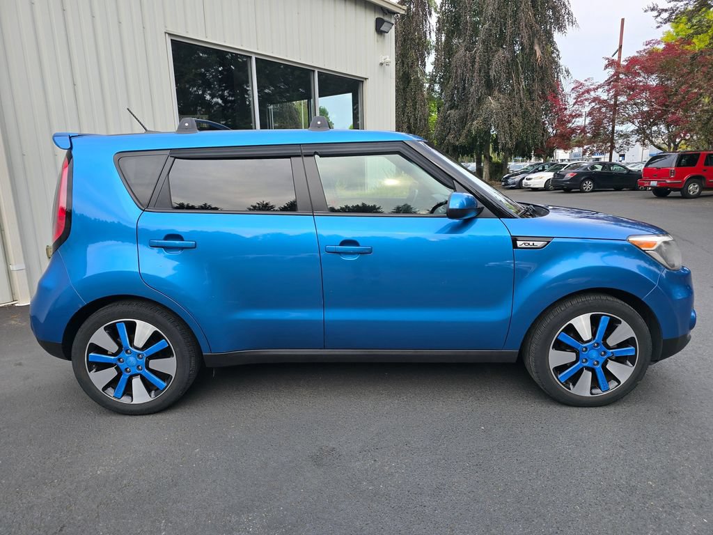 Used 2017 Kia Soul + w/ Designer's Package FWD image 3