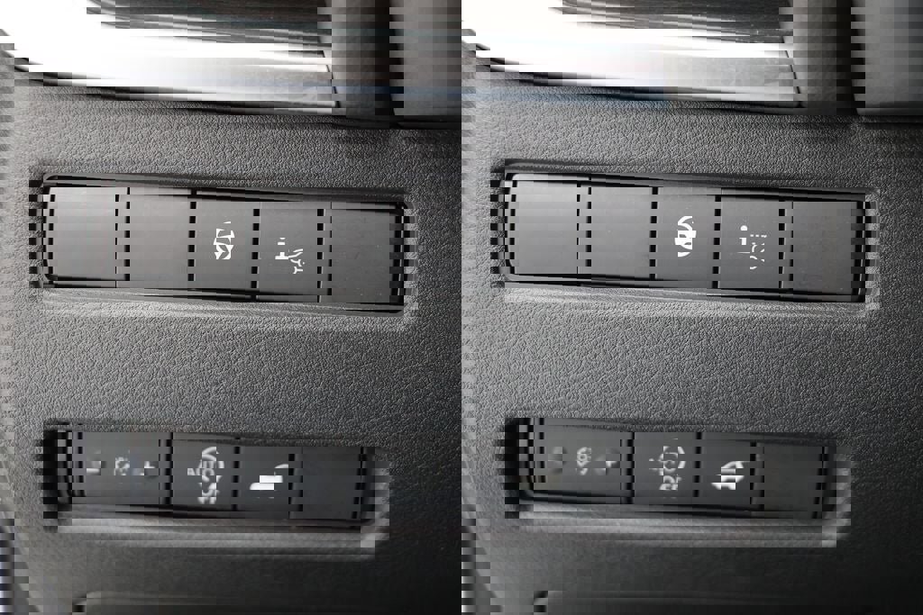 Used 2023 Nissan Rogue Platinum w/ Platinum Premium Package image 28