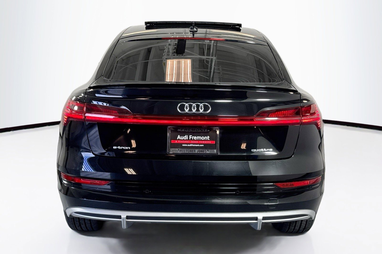 Used 2022 Audi e-tron Premium image 6