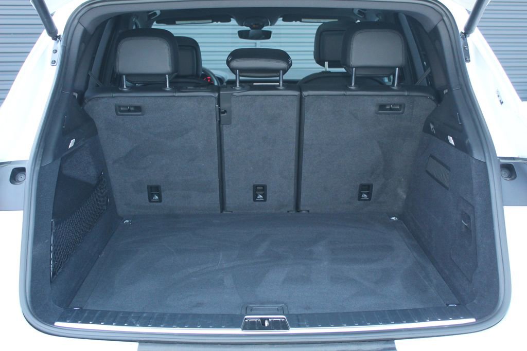 Certified 2025 Porsche Cayenne image 12