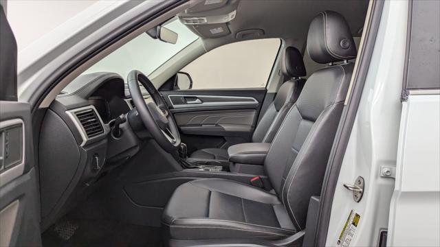 Used 2022 Volkswagen Atlas SE w/ Black Wheel Package image 13