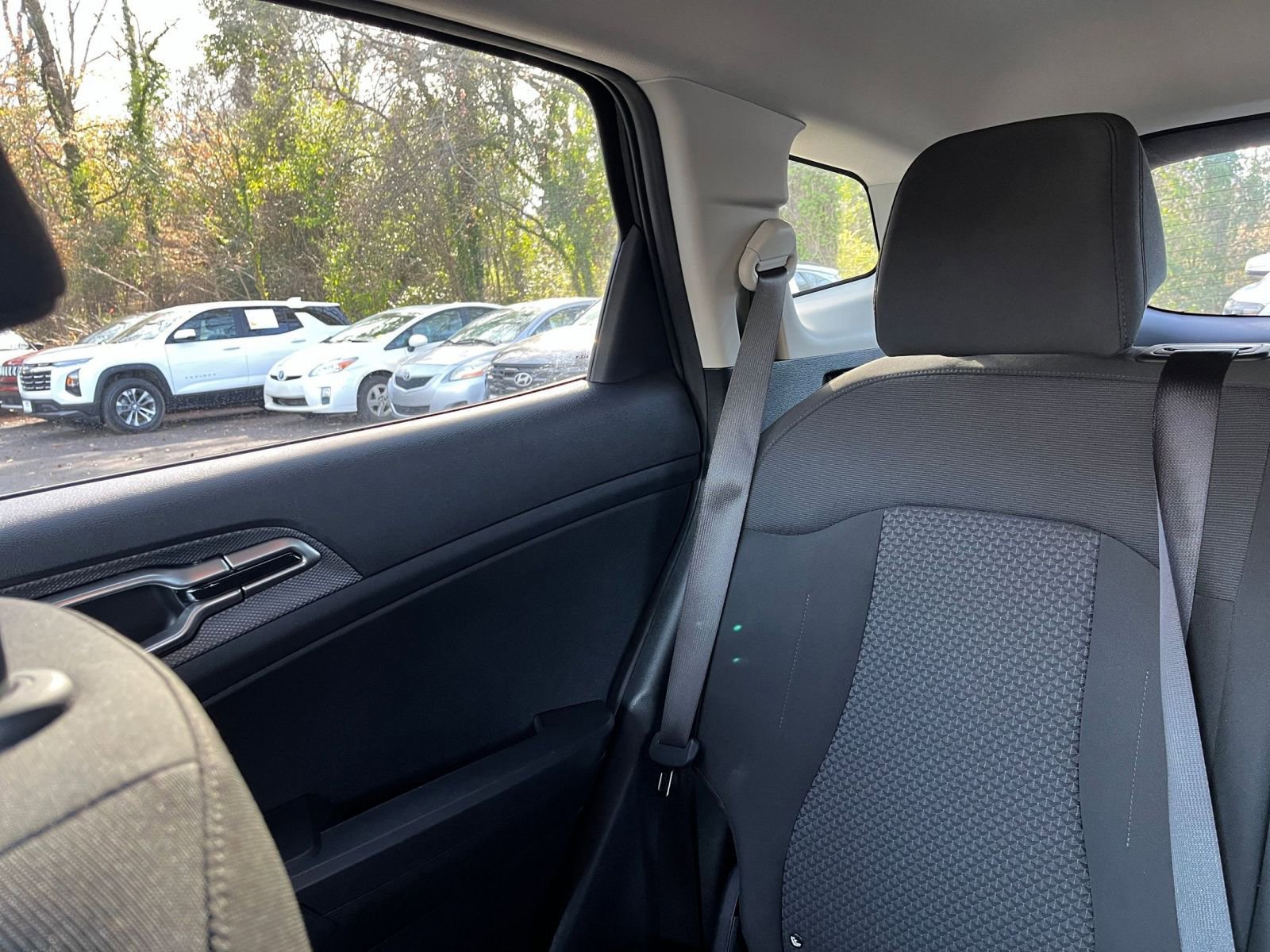 Used 2025 Kia Sportage LX image 38