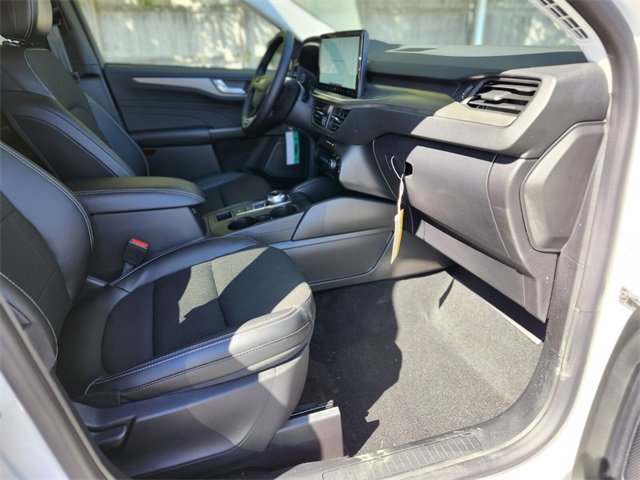 New 2025 Ford Escape SE image 11