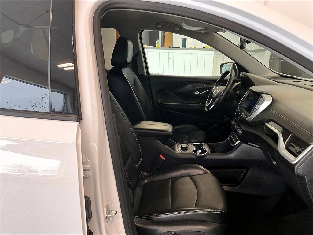 Used 2023 GMC Terrain SLT image 11