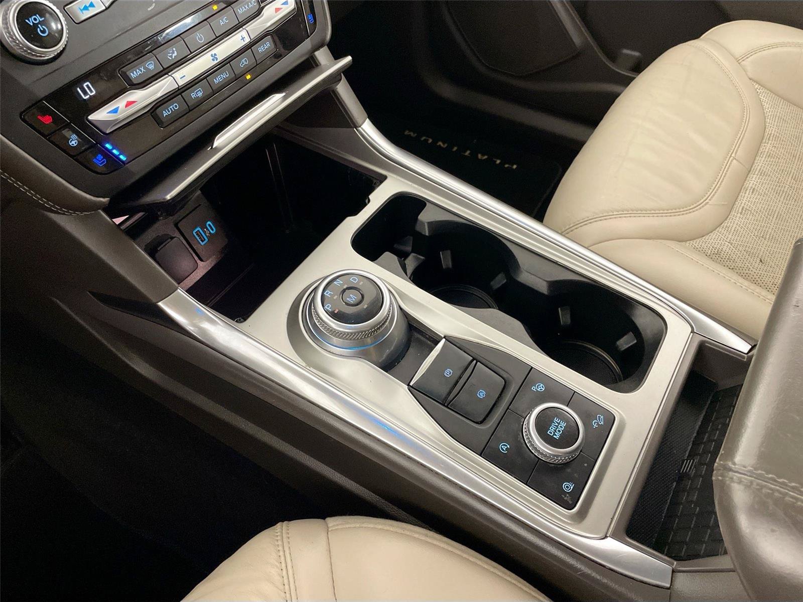 Used 2020 Ford Explorer Platinum w/ Premium Technology Package AWD/4WD image 15